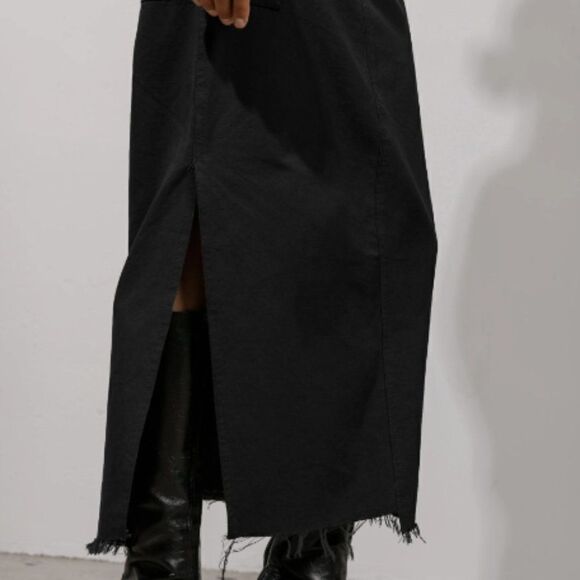 Le European Black Cargo Skirt - Picture 3 of 5